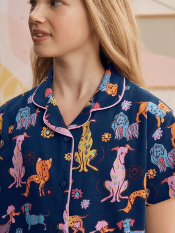 Pijamale de la Next pe albastru