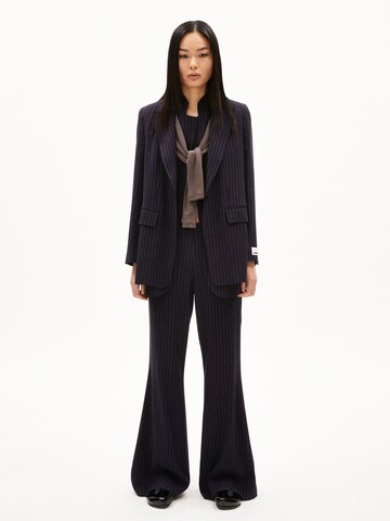 Regular Pantalon 'Phaamina' ARMEDANGELS en bleu