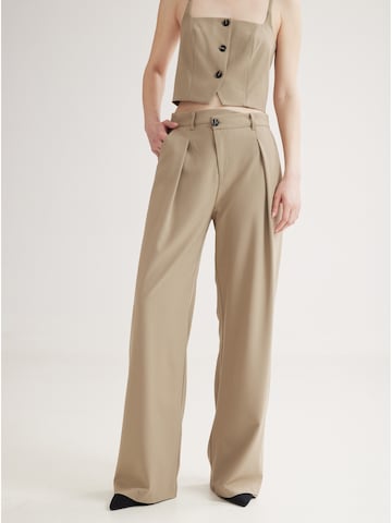 4TAILORS Loosefit Housut 'Ember' värissä beige: etupuoli
