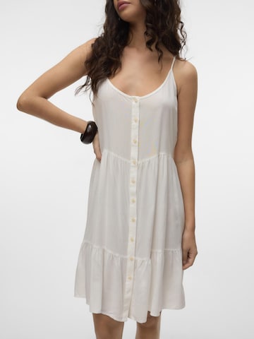Robe-chemise 'VMBumpy' VERO MODA en blanc