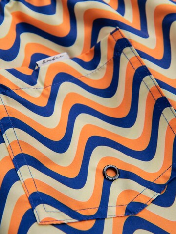 regular Pantaloni sportivi di Ombre in arancione