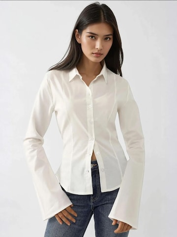 Hiccup Blouse in Wit: voorkant