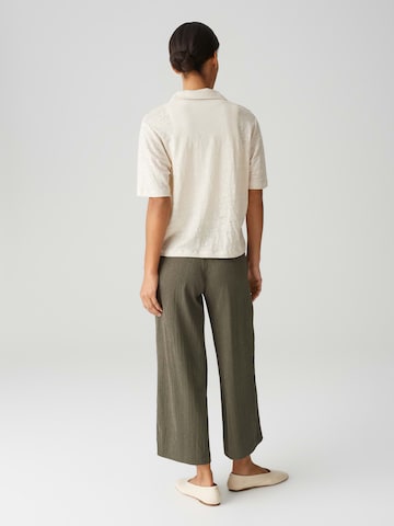 Tricou 'Sluse' de la OPUS pe bej