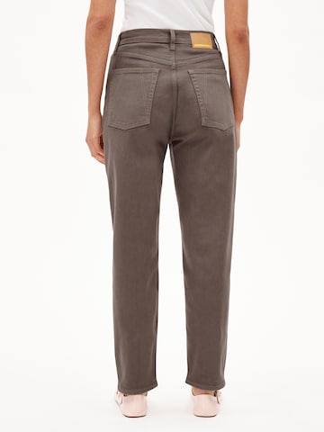 ARMEDANGELS Regular Jeans in Bruin