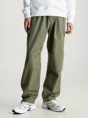 Calvin Klein Jeans Regular Cargo Pants 'Essential' in Green: front