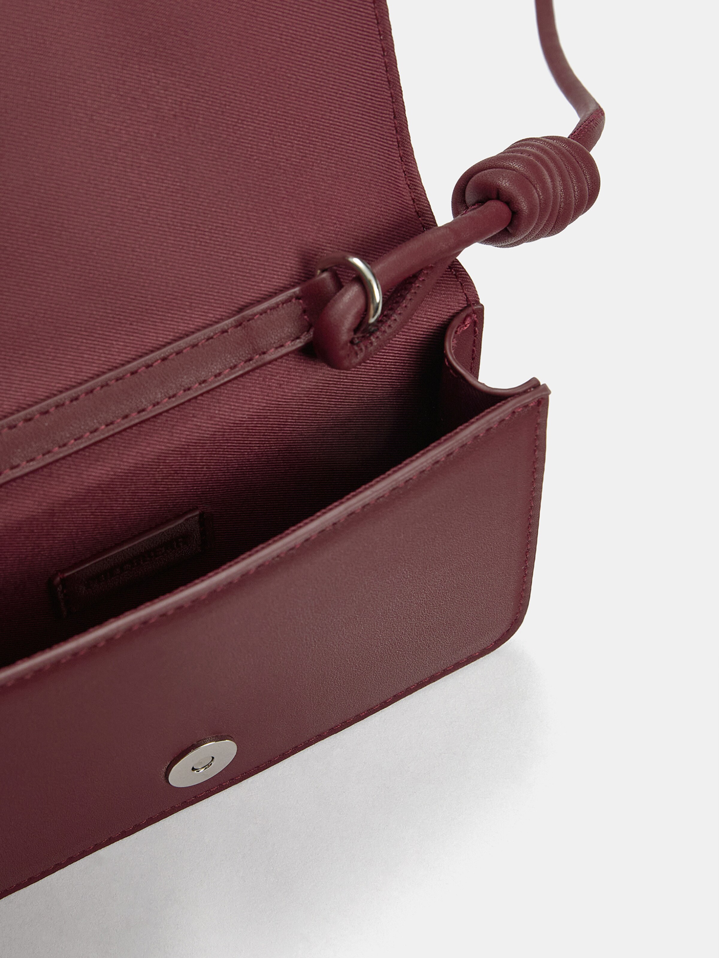 Pull Bear Crossbody bag in Bordeaux ABOUT YOU