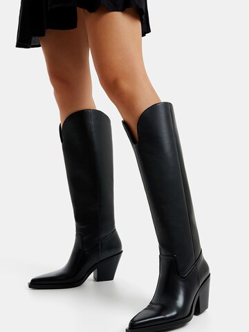 Bottes de cowboy Bershka en noir : devant