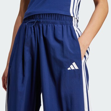 ADIDAS SPORTSWEAR Wide leg Παντελόνι φόρμας 'Essentials' σε μπλε