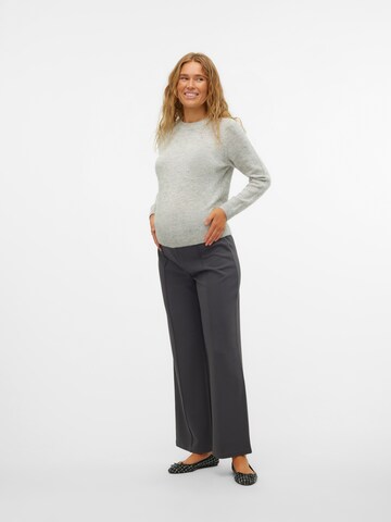 Vero Moda Maternity Široke hlačnice Hlače 'VMMBecky' | siva barva