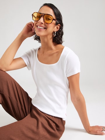 LEVI'S ® - Camiseta 'Essential Square Neck Tee' en blanco: frente