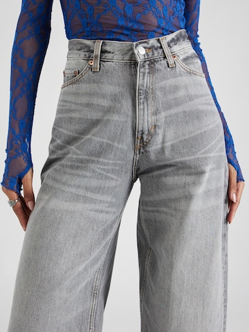 WEEKDAY Wide leg Jeans 'Rail' in Grijs