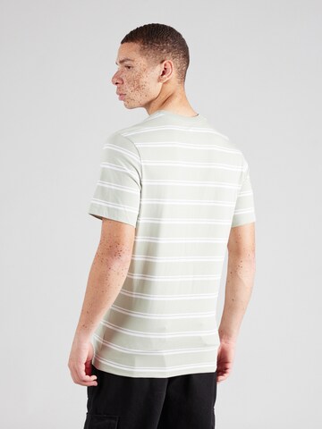 T-Shirt Nike Sportswear en vert