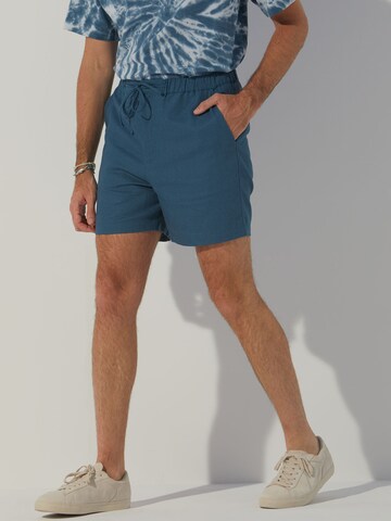 ABOUT YOU x Alvaro Soler Regular Shorts 'Xaver' in Blau: predná strana