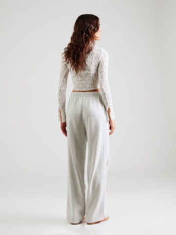 ADIDAS ORIGINALS Wide Leg Hose in Grau