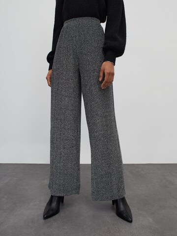Wide leg Pantaloni 'Daithi' di EDITED in grigio: frontale