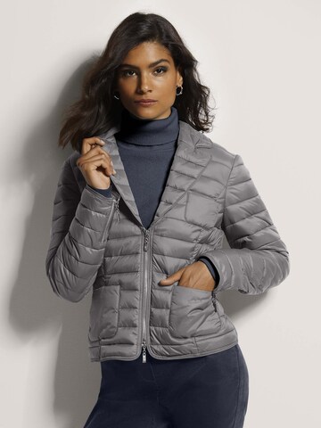 MADELEINE Tussenjas in Grijs: voorkant