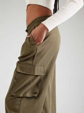 ONLY Wide leg Cargo Pants 'Cashi' in Green