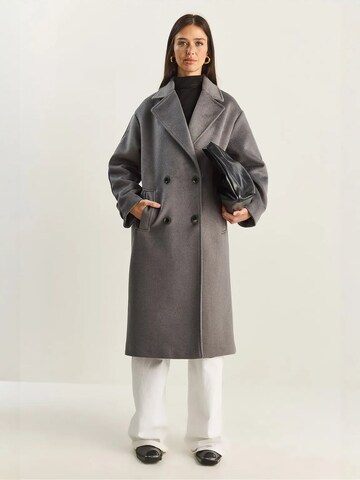 Bianco Lucci Tussenmantel in Grijs