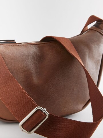 Next Umhängetasche in Braun