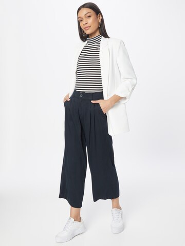 s.Oliver Loose fit Pleat-Front Pants in Blue