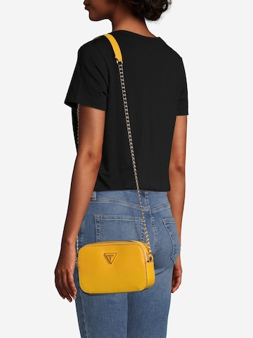 GUESS - Mala de ombro 'ALEXIE' em amarelo