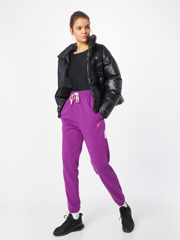 NIKE Tapered Sportbroek in Roze