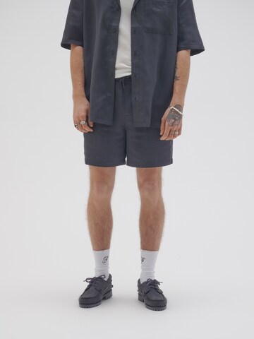 Pacemaker Loosefit Shorts 'Leopold' in Grau