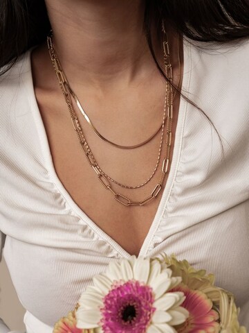 Hey Happiness Ketting 'Timeless Triple' in Goud: voorkant