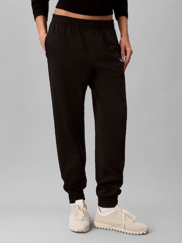 Effilé Pantalon à pince Calvin Klein en noir : devant