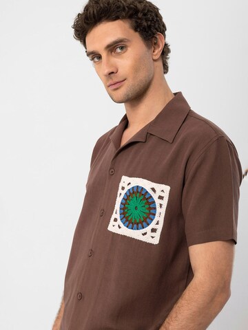 Antioch Regular fit Overhemd in Bruin