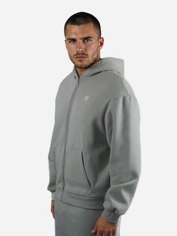 HEFTYKA Zip-Up Hoodie in Grey