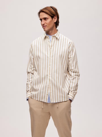 SELECTED HOMME - Ajuste regular Camisa en beige: frente