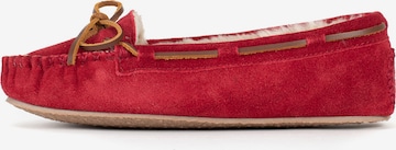 Pantoufle 'Cally' Minnetonka en rouge : devant