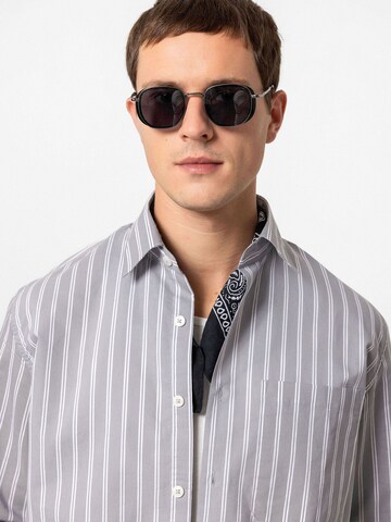 Coupe regular Chemise 'Mattia' Antioch en gris