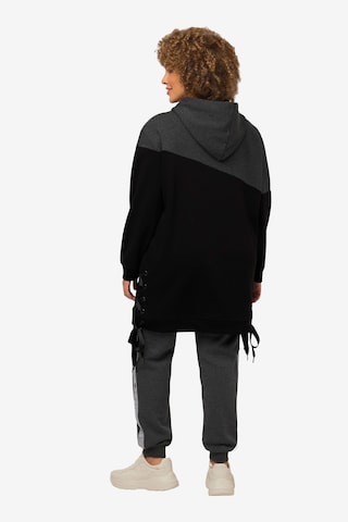 Ulla Popken Sweatshirt in Schwarz