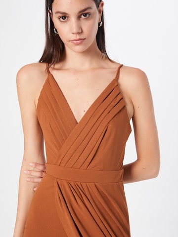 Rochie de cocktail de la TFNC pe maro