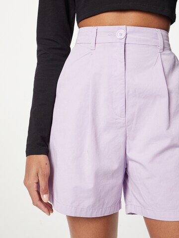 Monki Regular Pleat-Front Pants in Purple