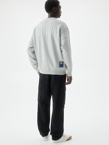 Pull&Bear Sweatshirt i grå