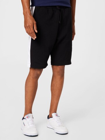 Lyle & Scott Regular Shorts in Schwarz: Vorderseite