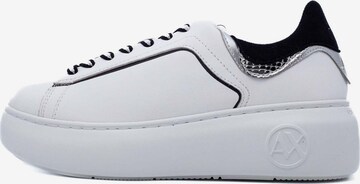 ARMANI EXCHANGE Sneakers in White: front