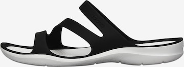 Crocs - Sandalias en negro: frente