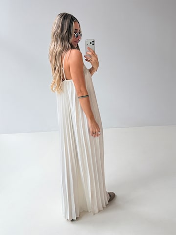 Tatiana Zidekova Kombinezon w kolorze biały