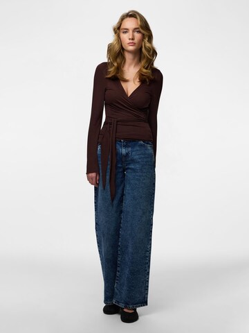 PIECES Top 'PCRoya' in Brown: front