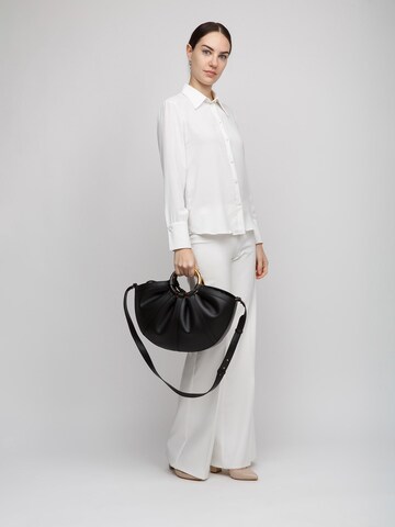 Sacs à main 'Coccinelle Shell Handbag Smooth Leather' Coccinelle en noir : devant