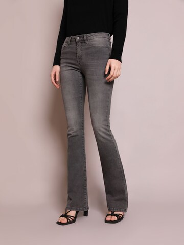 Coupe slim Jean Scalpers en gris : devant
