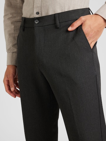Les Deux Regular Trousers with creases 'Como' in Grey