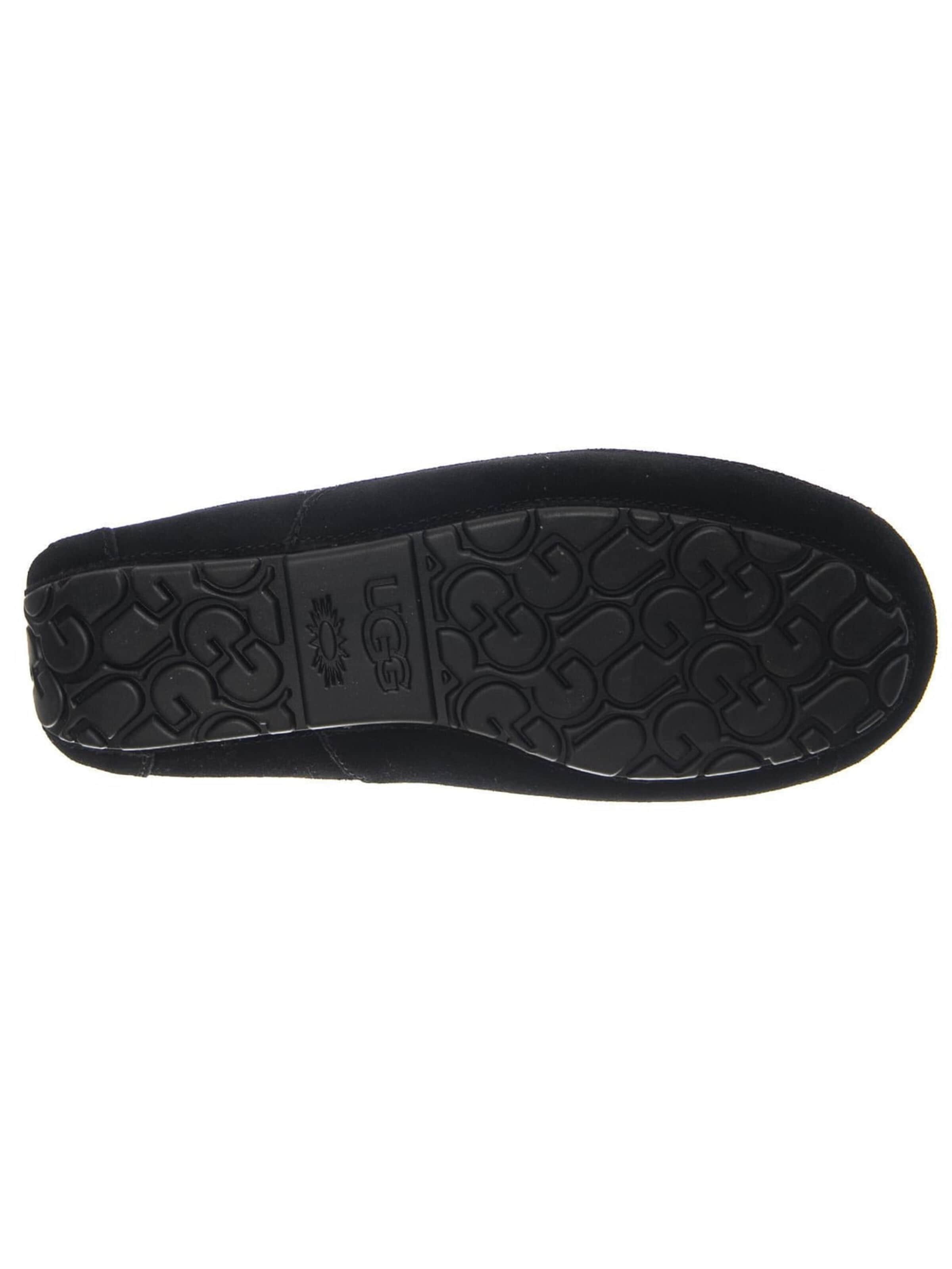 UGG - Mocasines 'Ascot Black Shoes' en negro