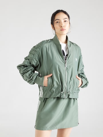 ADIDAS ORIGINALS Демисезонная куртка в Зеленый: спереди