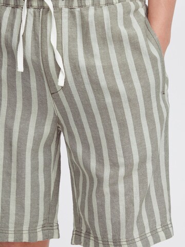 11 Project - regular Pantalón 'Eshi' en verde