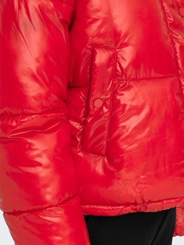 ONLY Демисезонная куртка 'SKY' в Красный